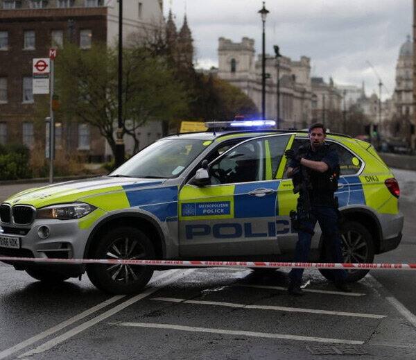આ બનાવ ત્રાસવાદ સાથે સંબંધિત છે કે કેમ તે અંગે વાત કરવી વહેલીતક હશે. પાર્લામેન્ટ સ્કવેરને ટ્રાફિક માટે બંધ કરી દેવાનો નિર્ણય કરાયો હતો. ઈજાગ્રસ્તોને મદદ કરવા માટે એર એમ્બ્યુલન્સની સેવા તરત જ લેવામાં આવી હતી.