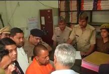 મુખ્યમંત્રી યોગી અચાનક હઝરતગંજ પોલીસ સ્ટેશન પહોંચતા સ્ટાફ થયો દોડતો