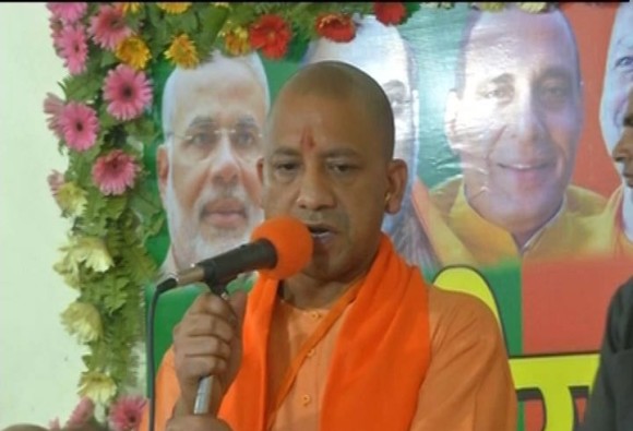 ખેડૂતોનું દેવું માફ કરવા મુદ્દે CM યોગી આદિત્યનાથે મંત્રીઓ અને અધિકારીઓ સાથે યોજી બેઠક