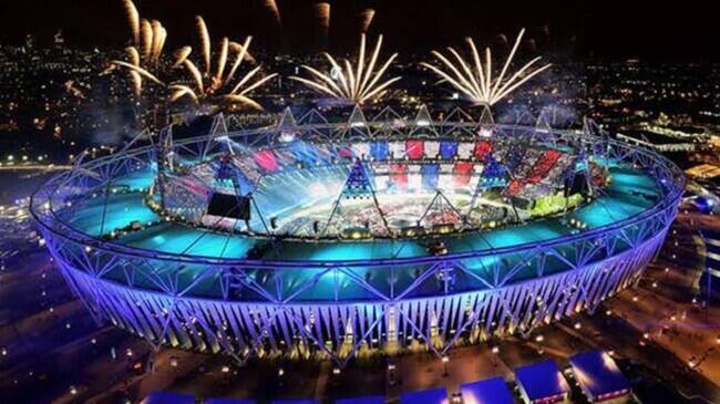 રાજકોટઃ ઇન્ડિયન પ્રિમિયર લીગની 10મી સિઝનનો આજથી પ્રારંભ થશે. આજે સનરાઇઝર્સ હૈદરાબાદ અને રોયલ ચેલેન્જર્સ બેગલુરુ વચ્ચે પ્રથમ મેચ રમાશે. મેચ રાજીવ ગાંધી ઇન્ટરનેશનલ ક્રિકેટ સ્ટેડિયમમાં રમાશે. ઓપનિંગ સેરેમનીમાં બોલિવૂડના અનેક એક્ટર અને એક્ટ્રેસ પરફોર્મ કરશે. જોકે આ વર્ષે આઇપીએલને સફળ બનાવવા માટે આઠ શહેરોમાં ઓપનિંગ સેરેમની યોજાશે.