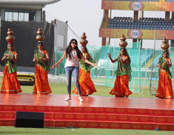 IPL ઓપનિંગ સેરેમની, ભૂમિ ત્રિવેદી, સચિન-જિગર, ટાઈગર શ્રોફે કર્યું પરફોર્મન્સ