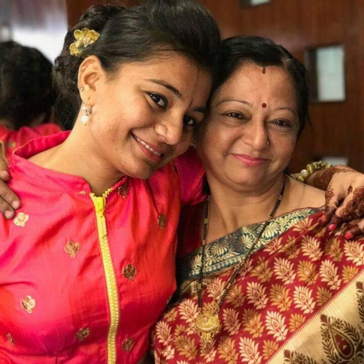 માત્ર 23 વર્ષનાં ફોરમ ત્રિવેદી ભાવનગર મહાનગરપાલિકાના સ્વીમિંગ પૂલ ખાતે કોચ તરીકે ફરજ બજાવતાં હતાં. ફોરમ ત્રિવેદીએ અતાનક જ કેમ આપઘાત કરી લીધો તે સમગ્ર ભાવનગર શહેરમાં ચર્ચાનો વિષય બન્યો છે. આ બનાવની જાણ થતાં બ્રહમ સમાજના આગેવાનો અને કોંગ્રેસના અગ્રણીઓ સર.ટી.હોસ્પીટલ ખાતે દોડી ગયા હતા.