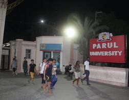 વડોદરા: પારૂલ યુનિવર્સિટીમાં વિદેશી વિદ્યાર્થીનો આપઘાત,જાણો સુસાઇડ નોટમાં માતા-પિતાને શું લખ્યું