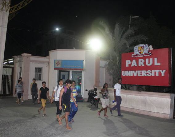 વડોદરા: પારૂલ યુનિવર્સિટીમાં વિદેશી વિદ્યાર્થીનો આપઘાત,જાણો સુસાઇડ નોટમાં માતા-પિતાને શું લખ્યું