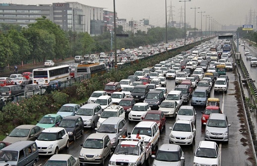 10 year old diesel and 15 year old petrol cars will no longer be able to run in Delhi-NCR, know the new rules दिल्ली- NCR में अब नहीं चल सकेंगी 10 साल पुरानी डीजल और 15 साल पुरानी पेट्रोल गाड़ियां, जानें नए नियम