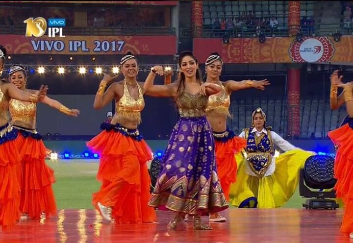 આ વખતે આઈપીએલની દરેક ટીમના હોમ ગ્રાઉઁડ પર એક ઓપનિંગ સેરેમની કરવામાં આવી હતી, જેમાંથી આ છેલ્લી હતી.