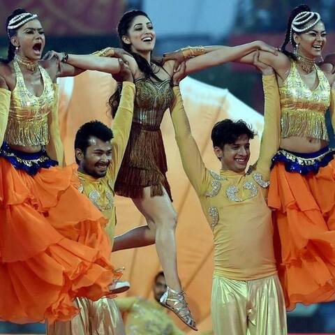 IPL 10: યામી ગૌતમે દિલ્લીમાં ઓપનિંગ સેરેમનીમાં કર્યુ પરફોર્મ, જુઓ તસવીરો IPL 10: યામી ગૌતમે દિલ્લીમાં ઓપનિંગ સેરેમનીમાં કર્યુ પરફોર્મ, જુઓ તસવીરો
