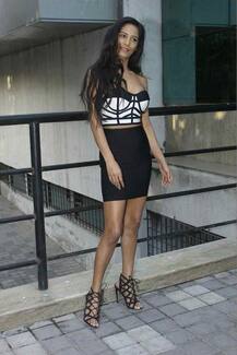 પોતાની એપ લોન્ચિંગ દરમિયાન કંઈક આવા અંદાજમાં જોવા મળી પૂનમ પાંડે