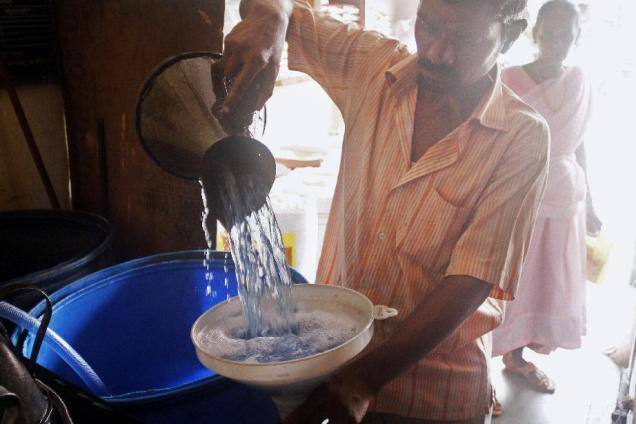 ઉપરાંત સબસિડીવાળા કેરોસીનની કિંમત પણ 26 પૈસા પ્રતિ લિટર વધારવામાં આવી છે. સરકારનો ટાર્ગેટ દર મહિને 25 પૈસા પ્રતિ લિટર વધારો કરીને કેરોસીન પર મળતી સબસિડી ખત્મ કરવાનો છે.