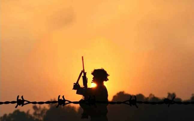 Indian troops on high alert at LAC, keeping eye on Chinese activities: Army Chief প্রকৃত নিয়ন্ত্রণ রেখায় বাড়তি সতর্কতা ভারতের, জানালেন সেনা প্রধান