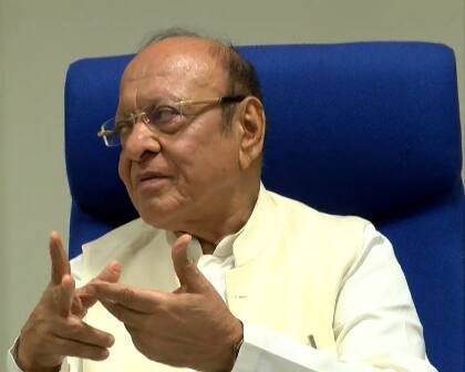 શંકરસિંહ આ ઓફર સ્વીકારશે તો સત્તાવાર જાહેરાત આગામી દિવસોમાં કરવામાં આવશે. કોંગ્રેસે ઉત્તરપ્રદેશ અને પંજાબમાં ચૂંટણી પહેલાં મુખ્યપ્રધાનનો ઉમેદવાર જાહેર ન કરવાની પરંપરા તોડી હતી. પંજાબમાં સફળતા મળી અને કેપ્ટન અમરિંદરસિંઘની સરકાર રચાઈ છે ત્યારે ગુજરાતમાં પણ આ પ્રયોગ કરવામાં આવશે.