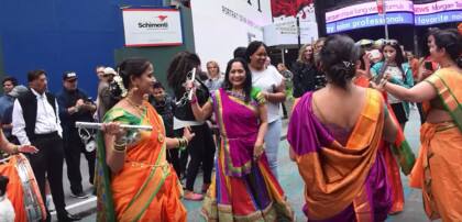 ઉજવણીમાં ન્‍યુયોર્ક, ન્‍યુજર્સી, પેન્‍સીલ્‍વેનિઆ, કનેકટીકટ સહિતના વિસ્‍તારોમાંથી આમંત્રિતો પધાર્યા હતાં. તેમજ હજારો સ્‍થાનિક નાગરિકો ઉપરાંત ટુરીસ્‍ટોએ સાંસ્‍કૃતિ પ્રોગ્રામ નિહાળ્યો હતો. બાદમાં અલ્‍પાહારની વ્‍યવસ્‍થા કરવામાં આવી હતી. 