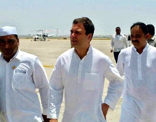 રાહુલે ભથ્થુ સામે જોઇને સવાલ કર્યો હતો કે, યાર, અબ તક કહાં થે ? ભથ્થુએ જવાબ આપ્યો હતો કે, તમારા સુધી મને પહોંચવા દેતા નથી. તેમણે એવી ટીપ્પણી પણ કરી હતી કે, સાહેબ, તમારો ફોટો પોતાની સાથે હોવાનું બતાવીને પક્ષના કેટલાક લોકો અમને ડરાવી રહ્યા છે