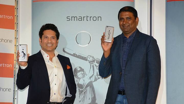 Smartron srt.phoneમાં 3000mAhની બેટરી છે જે ક્વિક ચાર્જ 2.0ને સપોર્ટ કરે છે. તેની ડિઝાઈન મેટલ યૂનિબોડીવાળી નથી અને બેક કરવર પણ હટાવી શકાય છે. ચાર્જિંગ માટે તેમાં યૂએસબી ટાઈપ સી સપોર્ટ આપવામાં આવ્યું છે. 