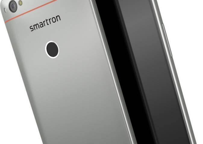 Smartron t.phoneને શાનદાર ફીચર્સ સાથે લોન્ચ કરવામાં આવ્યો છે. તમને જણાવીએ કે, Smartron t.phoneને સુપર AMOLED FHD ડિસ્પ્લે, સ્નેપડ્રેગન 810 પ્રોસેસર અને 4જીબી રેમની સાથે લોન્ચ કરવામાં આવ્યો હતો. ઉપરાંત Smartron t.book એક વિન્ડોઝ 10 પર આધારિત હાઈબ્રિડ લેપટોપ છે, તેના માટે પણ લોન્ચ કરવામાં આવ્યું હતું જેથી તમે માઈક્રોસોફ્ટના સરફે્સ જેવો અનુવવ ઓછી કિંમતમાં લઈ શકો. 