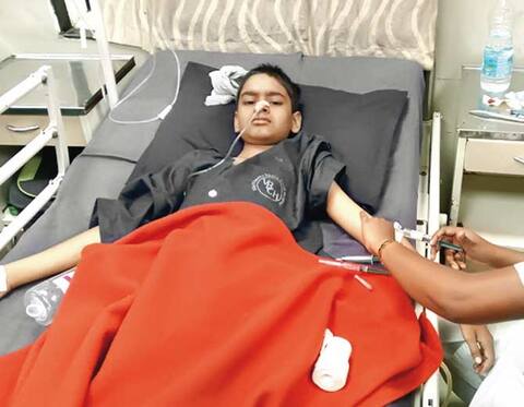 વાપીઃ ઉશ્કેરાયેલ વ્યક્તિએ માસુમ બાળકને ગોળી મારી વાપીઃ ઉશ્કેરાયેલ વ્યક્તિએ માસુમ બાળકને ગોળી મારી