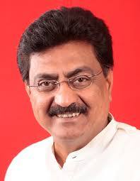 થોડા સમય પહેલાં રાજ્યગુરૂએ પોતે દારૂની પરમિટ ધરાવે છે અને દારૂ પીવે છે તેવું નિવેદન કરીને વિવાદ સર્જ્યો હતો. રાજ્યગુરુ રાજ્યના અમીર ધારાસભ્યોમાં આગળના ક્રમે આવે છે. 2012ની વિધાનસભા ચૂંટણી વખતે તેમણે કરેલી એફિડેવિટમાં રૂપિયા 122 કરોડની સંપત્તિ જાહેર કરી હતી.