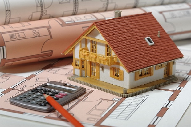 Buy a House: अगर आप घर खरीदने का बना रहे प्लान, तो इन बातों का रखें ध्यान, देखें क्या हैं ऑफर