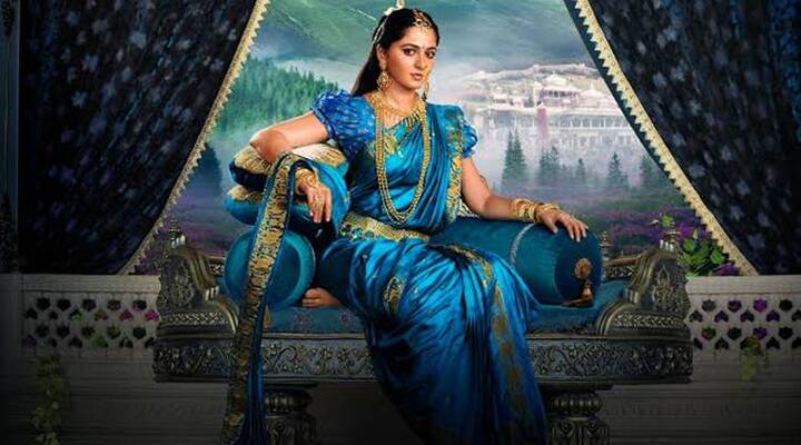 3. અનુષ્કા શેટ્ટીએ એટલે કે દેવસાનેએ બાહુબલીમાં કામ કરવા માટે 5 કરોડ રૂપિયાની રકમ લીધી છે.