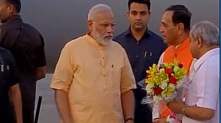 કચ્છમાં આવેલી 350 કિલોમીટર લાંબી બ્રાન્ચ કેનાલનું હાલ 214 કિલોમીટરનું કામ પૂર્ણ થયું છે. કચ્છ બ્રાન્ચ કેનાલનું કામ પૂર્ણ થવામાં ભારે વિલંબ થઈ રહ્યો છે. તેનું મુખ્ય કારણ જમીનની અનઉપલબ્ધતા છે. બ્રાન્ચ કેનાલ બાંધવા માટે ખેડૂતોની ખાનગી જમીનોને સંપાદન કરવું પડે તેમ છે. તેની સામે નવો જમીન સંપાદન ધારો સરકાર માટે મુશ્કેલી ઉભી કરી રહ્યોં છે. 