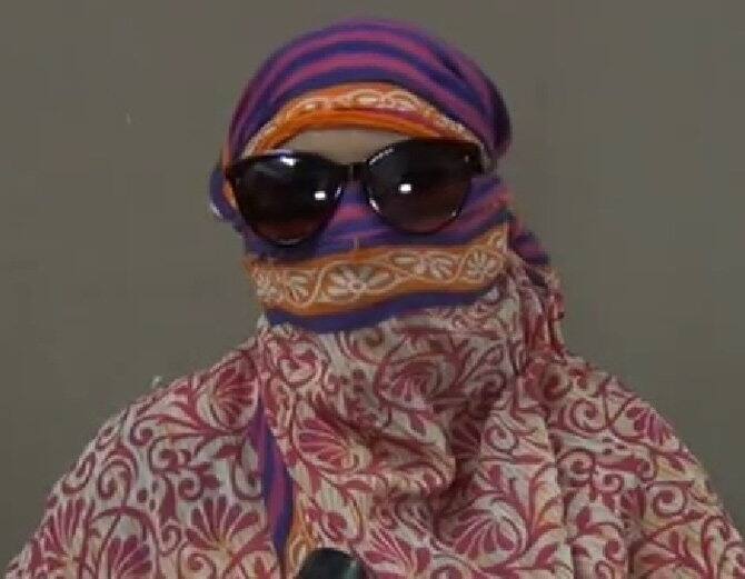 પીડિતાએ અરજીમાં જણાવ્યું છે કે, ગુજરાત પ્રદેશથી લઈ સુરત સુધીના તમામ રાજકીય મોટા માથાઓનો હાથ મોનિલ પર હોવાનું પણ તે કહેતો હતો. એટલે ક્યાંય પણ જો ફરિયાદ કરાશે તો ક્યાંય પણ આ બાબતે સાંભળશે નહીં અને પોતે બદનામ થશે તેવી ધમકી આપી હતી. સાથે સાથે શહેર ભાજપ પ્રમુખ અને આરોગ્ય સચિવનો મોટો હાથ હોવાથી કોઈ વાળ વાંકો ન કરી શકે તેવી વાતો પણ કરતો હતો. 