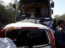 પોરબંદરઃ જાનની બસ અને કાર વચ્ચે ભયંકર અકસ્માત, એક જ પરિવારના છના મોતથી અરેરાટી