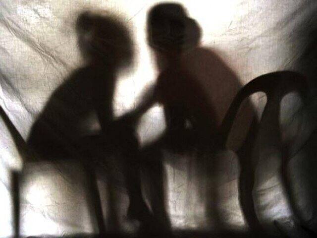 શોભનાબેન પોતાના પ્રેમી પાસે જતાં રહ્યાં હતાં કે કેમ તેની પોલીસ તપાસ કરી રહી છે પણ શોભનાબેન પાછાં આવ્યાં એ પછી તેમના લગ્નેતર સંબંધ વિશે તેના પતિએ શોભનાબેનને ક્યારેય કશું જ કહ્યું ન હતું. તેના કારણે શોભનાબેનને તણાવમાં રહેતાં અને હવે લગ્ન જીવન કેમ ચાલશે? તેની ચિંતામાં શોભનાબેને છેલ્લું પગલું ભર્યું હતું.