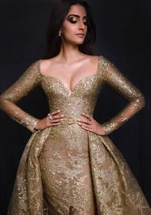 Cannes 2017: સોનમ ગોલ્ડન ગાઉનમાં લાગી Gorgeous! 