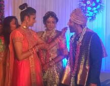 DCP ઉષા રાડાએ સાદાઈથી કર્યાં લગ્ન, દિકરીએ ખવડાવી મીઠાઇ, જુઓ તસવીરો 