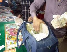 રાજકોટઃ એક કરોડ રૂપિયાની જૂની નોટ સાથે ત્રણ ઝડપાયા, જાણો કેટલા કમીશનમાં મળવાની હતી નવી નોટ