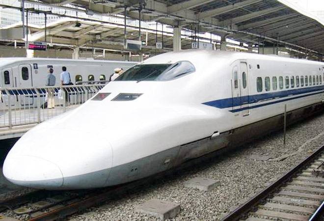 World fastest Bullet Train run by China maximum speed of 600 kmph Know other top 5 trains Fastest Bullet Train in World: यह है दुनिया की सबसे तेज दौड़ने वाली बुलेट ट्रेन, 200 से 300 नहीं... 600kmph है अधिकतम रफ्तार 