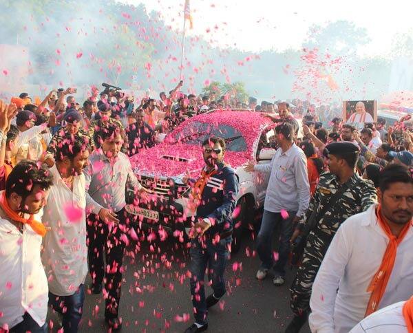 સંમેલનમાં અમિત શાહે જણાવ્યું હતું કે, દેશમાં 4 લાખ વિસ્તારકોને જવાબદારી સોંપવામાં આવી છે અને તેઓ 15 દિવસથી એક વર્ષ સુધી કામરૂપથી કચ્છ અને કાશ્મીરથી કન્યાકુમારી સુધી આઠ લાખ બૂથોનો પ્રવાસ ખેડશે. તેમણે જણાવ્યું કે, આંતરિક લોકશાહી ચમકતી વીજળી છે અને માત્ર ભાજપે તેને સંભાળીને રાખી છે.