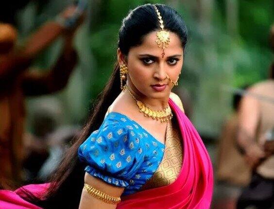 ‘બાહુબલી’ ફિલ્મમાં દેવસેનાનો રોલ કરવા બદલ અનુષ્કા શેટ્ટીને 5 કરોડ રૂપિયા મળ્યા છે.