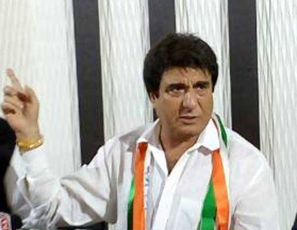 પીપલોદ ખાતે પત્રકાર પરિષદ સંબોધતા રાજ બબ્બરે જણાવ્યું હતું કે, દેશમાં રાજસ્થાન, એમપી, ઓડિશા, ગુજરાત સહિતના રાજ્યોમાં લોકોનો અવાજ દબાવી દેવાના પ્રયાસો કરાય છે. દેશનો નાગરિક મોદી સરકારના શાસનમાં આવ્યાં બાદ દુઃખી થઈ રહ્યો છે. બીજી તરફ હાલની સરકાર ઉજવણીમાં વ્યસ્ત છે. કોંગ્રેસ લોકો સમક્ષ સરકારની હકીકત રજૂ કરવા દેશમાં દરેક શહેરોમાં અભિયાન ચલાવી રહી છે.