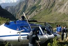 બદ્રીનાથથી દેહરાદૂન તીર્થયાત્રિઓને લઈ જઈ રહેલ હેલિકોપ્ટર ક્રેશ, એન્જિનિયરનું મોત