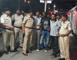 વડોદરા રેલવે સ્ટેશને ડ્રગ્સ સાથે એક શખ્સની ધરપકડ, ચંપલમાં છૂપાવી કરતો હતો હેરાફેરી