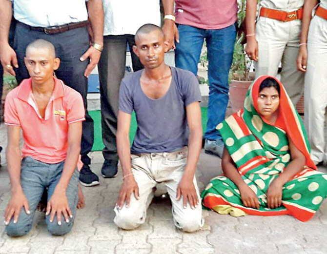 હિંમતનગર: હિંમતનગર પાસેના બેરણા ગામના સીમમાંથી 10 દિવસ અગાઉ રાત્રે યુવકની હત્યા કરી તેની પત્નીને ઉઠાવી જઇ 2 નરાધમોએ બળાત્કાર ગુજાર્યો હોવાની ફરિયાદમાં એલસીબી પોલીસે તપાસ કરીને ચોંકાવનારો ખુલાસો કર્યો છે. વાસ્તવમાં આ ઘટના પારિવારિક અનૈતિક સંબંધો જવાબદાર હોવાનુ ખુલ્યું છે. 