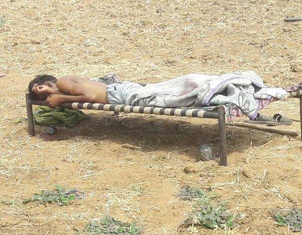 પોલીસે તપાસ કરતાં જાણવા મળ્યું કે, મૃતક રાકેશની પત્નીએ હત્યાના દિવસે રાત્રે પોતાના જેઠ ચંદુભાઇને મીસ્ડ કોલ કર્યો હતો. તેના આધારે તપાસ કરતાં છેવટે મોટો ધડાકો થયો હતો. પોલીસ તપાસમાં બહાર આવ્યું કે, મૃતક રાકેશ ડાભીના લગ્ન થયે ત્રણેક વર્ષ થયા હતા. મૃતકના તેની ભાભી સાથે અનૈતિક સંબંધો હતા.