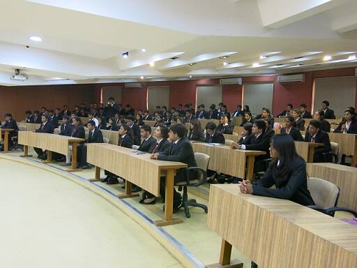 યુનિવર્સિટી દ્વારા હાલ તમામ વિદ્યાર્થીઓને ફોર્મ ભરવાની મંજુરી આપી છે. 12મીથી 24મી સુધી પીનવિતરણ અને 15મીથી ઓનલાઇન રજિસ્ટ્રેશન પ્રક્રિયા શરૂ કરવામાં આવશે. 28 વર્ષથી મોટી ઉમરના તમામ વ્યકિતઓએ અંડરટેકિંગ સાથે ફોર્મ ભરવાનું રહેશે.