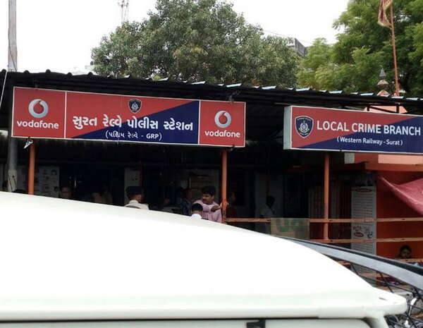 જોકે, જયપુર પહોંચતા જ યુવતી ભયમુક્ત બની ગઈ હતી અને ટ્રેન આગળ નીકળી ગઈ હોવાથી યુવતીએ જયપુરમાં જીરો નંબરથી બળાત્કારની ફરિયાદ નોંધાવી હતી. બીજી તરફ જયપુર પોલીસે ફરિયાદ જીરો નંબરથી ટ્રાન્સફર કરી સુરત પોલીસને મોકલી આપી હતી. જેથી સુરત રેલવે પોલીસે આઈપીસીની 376 મુજબની ફરિયાદ નોંધી પીઆઈ ગામીતે વધુ તપાસ હાથ ધરી છે.