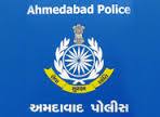 જોકે, પોલીસે ગુનો નહીં નોંધતાં મંગળવારે રાત્રે આઠ વાગ્યાની આસપાસ કૃષ્ણનગર પોલીસ સ્ટેશનમાં ડીસ્ટાફ ઓફિસમાં પીએસઆઇ એ.એસ.અસારીને મળવા માટે ગયા હતા.અરજી પર શું કાર્યવાહી કરી તે અંગે પૂછતાં પીએસઆઇ એકદમ ઉશ્કેરાઇ ગયા હતા અને કહ્યુ હતું કે અરજીની તપાસ મારે કરવાની છે. તું મારો સાહેબ નથી એમ કહી પીએસઆઇ અસારીએ સંદીપને લાફો મારી દીધો હતો.