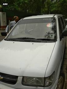 મનીષ સિસોદીયાના ઘરે પહોંચી CBIની ટીમ, AAPએ લગાવ્યો- રેડ મારવાનો આરોપ