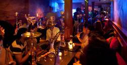 સુરતમાં ધમધમતા હુક્કાબાર પર રેડ, 47 યુવક-યુવતીઓની અટકાયત