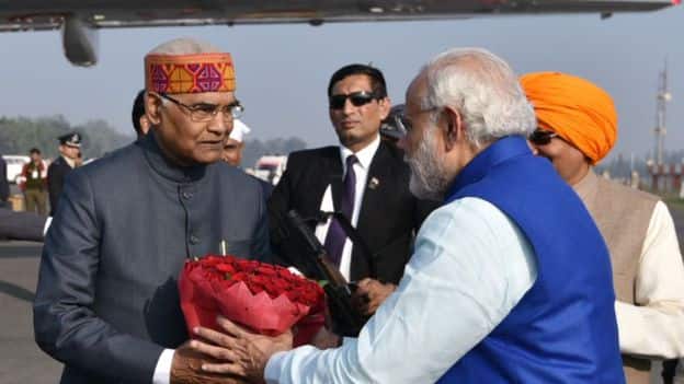 વર્ષ 1990માં કોવિંદ યૂપીના ઘાટમપુર લોકસભા બેઠક પરથી અને 2007માં ભોગનીપુર વિધાનસભા બેઠક પરથી ચૂંટણી લડ્યા હતા, પરંતુ તેમને હારનો સામનો કરવો પડ્યો હતો. કોવિંદ ભાજપના મહામંત્રી પણ રહી ચુક્યા છે. 