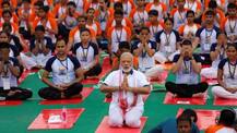 International Yoga Day 2021: योग दिवस पर डिजिटल, वर्चुअल और इलेक्ट्रॉनिक मंचों का करें इस्तेमाल- केंद्र सरकार