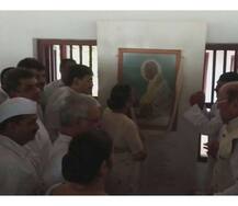 UPAના રાષ્ટ્રપતિ પદના ઉમેદવાર મીરા કુમારે ગાંધી આશ્રમની લીધી મુલાકાત, ચરખો કાંત્યો