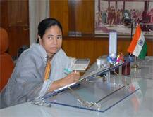 કેન્દ્ર સરકાર પર મમતા બેનર્જીનો વાર, કહ્યું-GSTના રૂપમાં \'ઇન્સ્પેક્ટર રાજ\'ની વાપસી