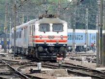 Train Updates: इन रूट्स पर आज से 26 दिसंबर तक 16 ट्रेनें रद्द, 19 का रास्ता बदला, जानें कहीं आपकी ट्रेन तो नहीं