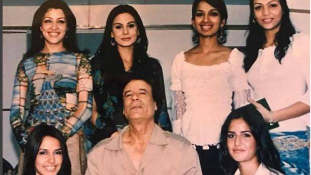 નવી દિલ્લી: મૉડલ શમિતા સિંધાએ પોતાના ઈંસ્ટાગ્રામ એકાઉંટ પર પોતાના ફેશન શોના દિવસોની એક તસવીર શેર કરી છે. આ તસવીરમાં એક્ટ્રેસ કેટરીના કૈફ અને નેહા ધૂપિયા લીબિયાના તાનાશાહ મુઅમ્મર ગદાફી સાથે જોવા મળી રહી છે. આ તસવીરમાં અદિતી ગોવારિકર, આંચલ કુમાર અને શમિતા સિંધા પણ છે. 