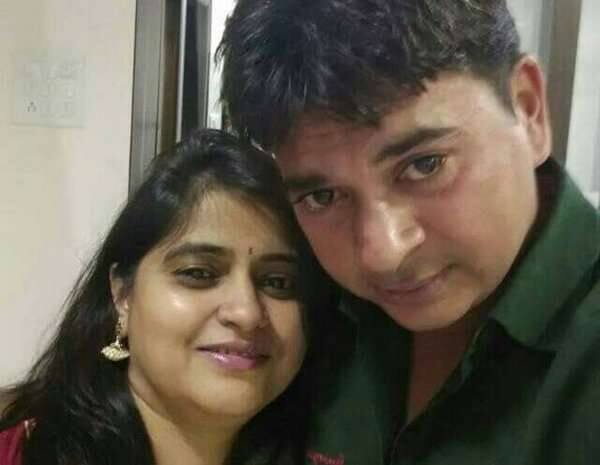 સુરત: સુરતમાં ઓનલાઇન કાપડ જોબવર્ક નું કામ કરતા કાપડના વેપારીએ આપઘાત કર્યો છે. શહેરના સિટીલાઇટ રોડ પર આવેલ પોતાની ઓફિસ માં પંખાના હુક પર દુપટ્ટો બાંધી વેપારીએ આપઘાત કર્યો હતો.